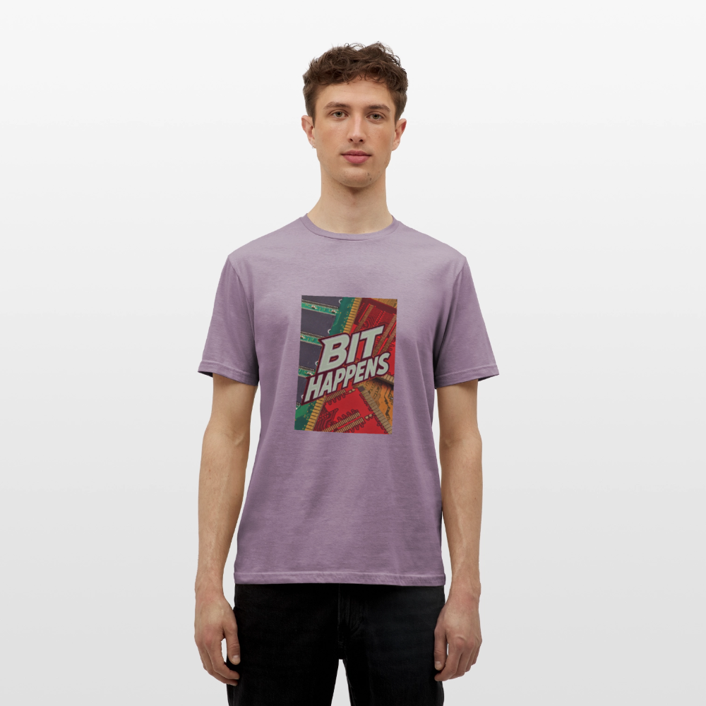 Bit Happens - Männer T-Shirt - Lilagrau