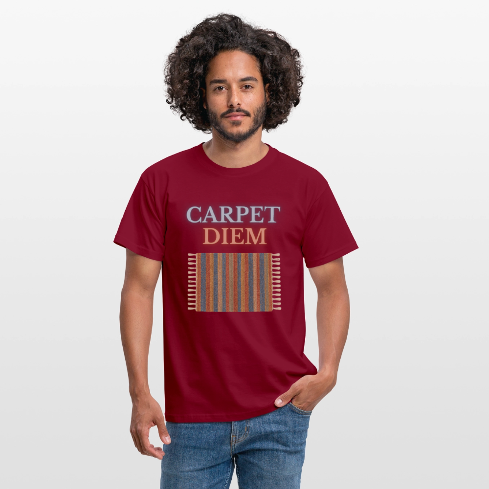Carpet Diem - Männer T-Shirt - Ziegelrot