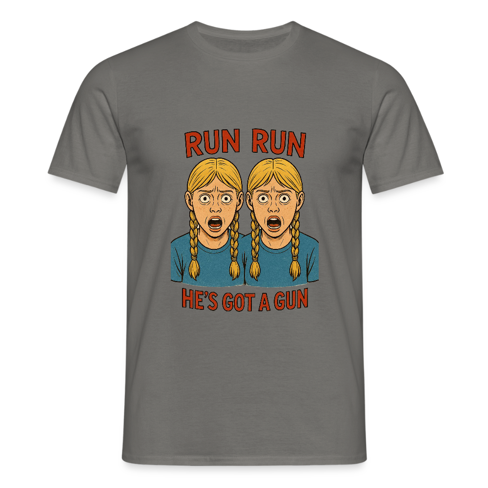 Zwillinge - run he´s got a gun - Männer T-Shirt - Graphit