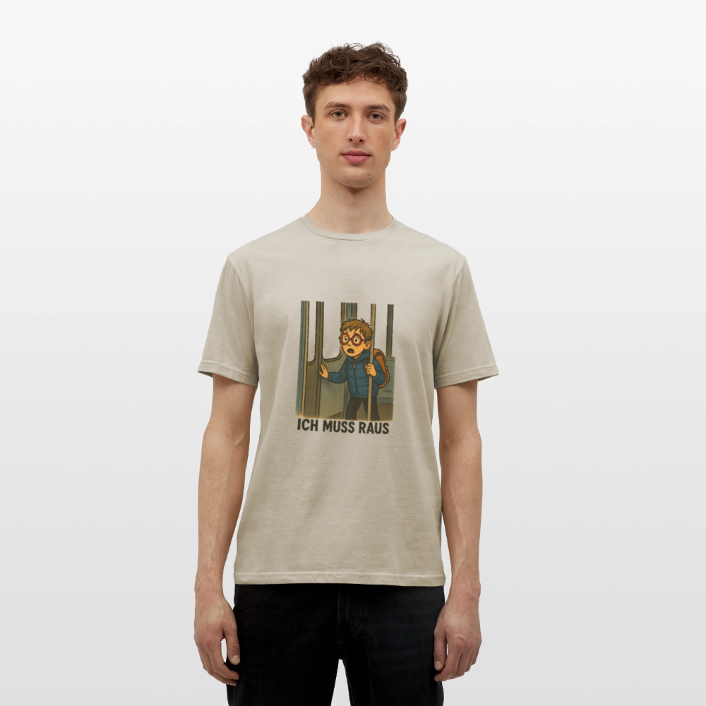 Junge im Bus ich muss raus - Männer T-Shirt - Sandbeige
