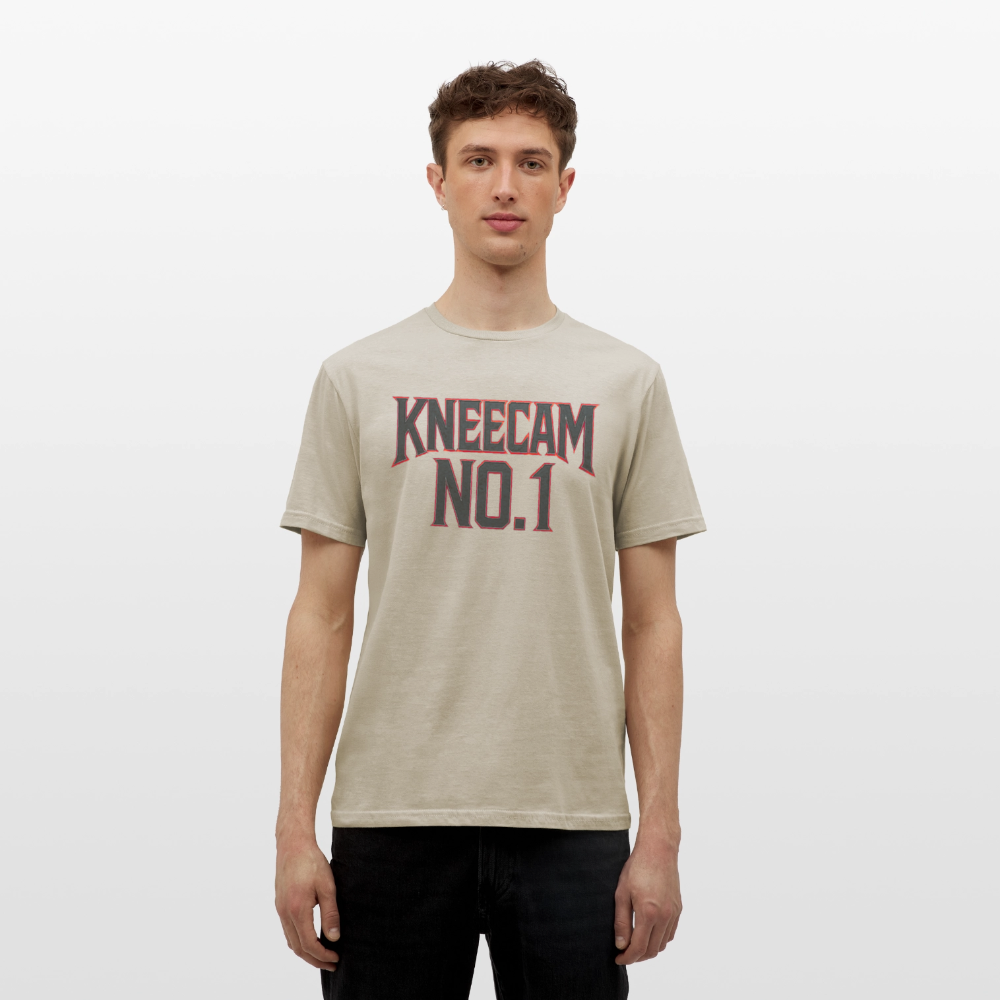 KNEECAM No. 1 - Männer T-Shirt - Sandbeige